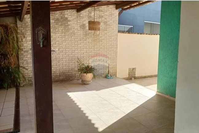 Imagem Casa com três dormitórios em itaipuaçu.