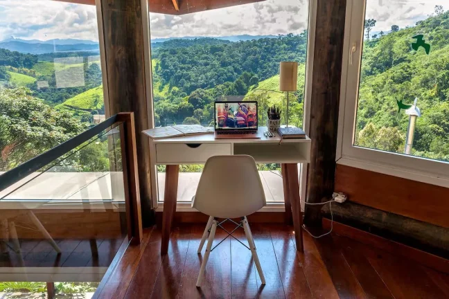Imagem Onde a Pedra do Baú é sua Moldura Particular: Luxo e Natureza em Santo Antônio do Pinhal
