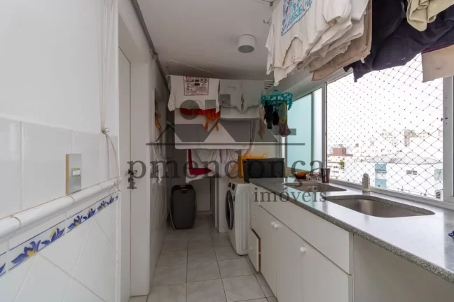 Imagem Apartamento venda Avenida Higienopolis com 3 quartos ( 1 sui­te ) e 1 vaga, 186 m2