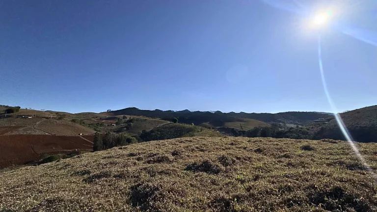 Imagem Domínio de Vista e Eficiência em Santo Antônio do Pinhal: 72.000 m² com Vista para a Pedra do Baú