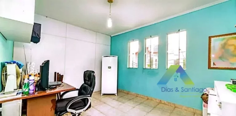 Imagem CERAMICA Casa 211M², 2 dormitórios, 1 suíte 4 vagas ótima localização e valor !!!