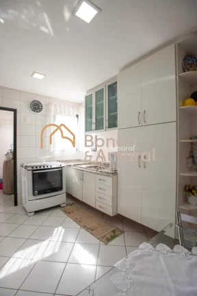 Imagem Ótimo apartamento à venda com 4 quartos, suíte, varanda e 2 vagas de garagem cobertas!
Apartament...
