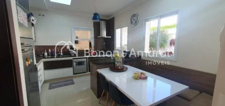 Imagem Lindo e confortável sobrado, com projeto moderno. A residência possui piso térreo com Hall de ent...
