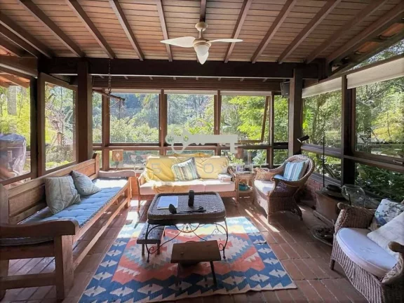 Imagem Grande casa na Fazendinha Granja Viana com 4 dorms/1suíte, piscina, gourmet