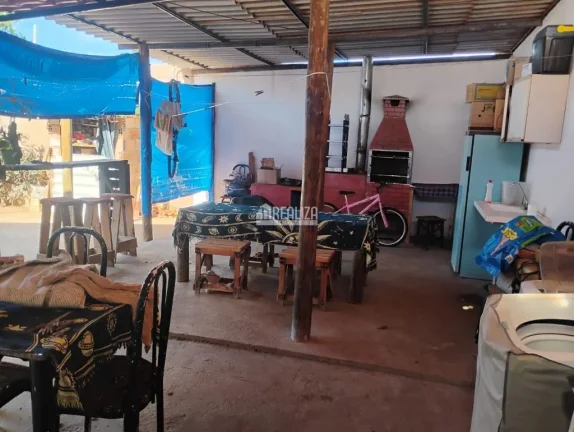 Imagem Casa à venda em Uberaba: 2 dormitórios, churrasqueira e varanda gourmet!