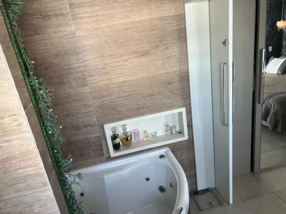 Imagem Apartamento cinematográfico no coração do Gonzaga, 3 suítes, 4 vags privativas, lazer completo, porteira fechada.