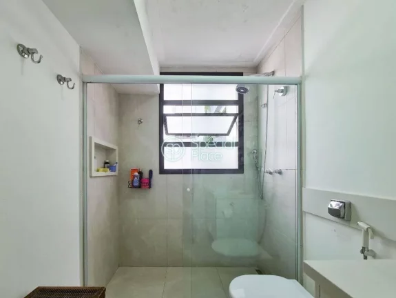 Imagem Um cuidadoso projeto de reforma moderno e funcional. São 129,75m² de área útil, três dormitóri...