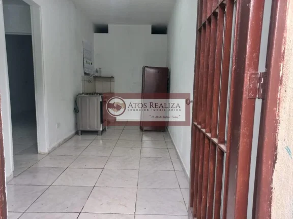Imagem Vendo uma excelente casa com edícula terreno de 149 M2, no Jardim Lucélia Grajaú SP valor 340 mil. A Casa principal contém 2 dormitórios, 1sala,1 cozinha,1 banheiro,1área de servico, área de lazer, 1 vaga de garagem. Edícula contém, 1quarto, 1 banheiro, 1