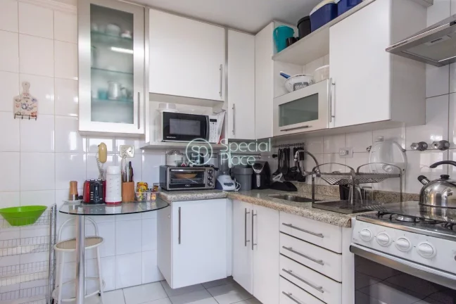 Imagem Excelente apartamento com 78m², andar alto, vista livre, 3 dormitórios, sendo uma suíte, living c...