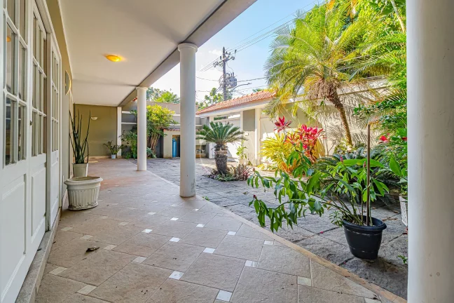 Imagem CASA com 5 DORMITÓRIOS à VENDA - 600m² de terreno - Condomínio MARAMAR