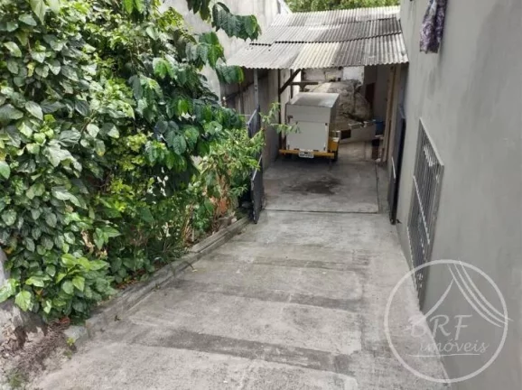 Imagem Vendo casa de alvenaria de dois pisos a 500 mts das pontes.