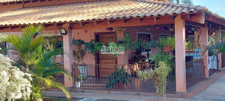 Imagem Chácara a venda no bairro Recanto das Flores, Uberaba - 4 dormitórios com suíte e 10 vagas na garagem!