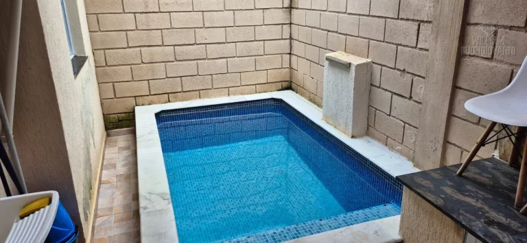 Imagem CASA COM PISCINA INDIVIDUAL EM CONDOMÍNIO!