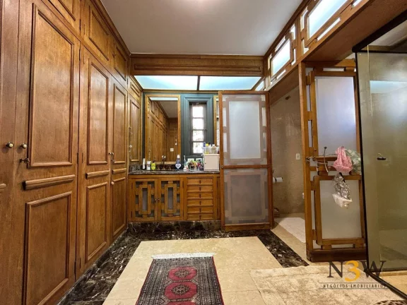 Imagem Casa à venda no Pacaembu São Paulo SP com 455m² de área construída, 5 dormitórios (4 suítes) e 6 vagas de garagem