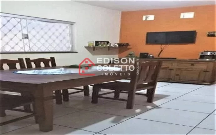 Imagem "Pronto para Morar" Excelente casa à venda no Bairro Vila Rezende, 3 dormitórios!!