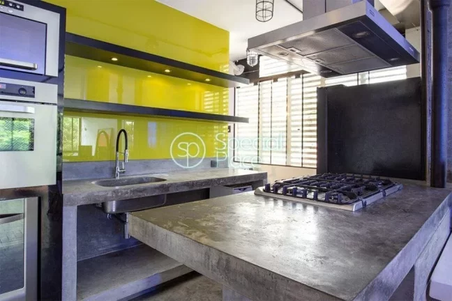 Imagem Ap reformado e moderno em predinho super charmoso dos anos 60. São 102m² de área privativa, 2 dor...