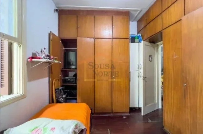 Imagem Apto 104m², 3 dormitórios aconchegantes com pisos em madeira, sendo 1 suíte com banheira, cozinha...