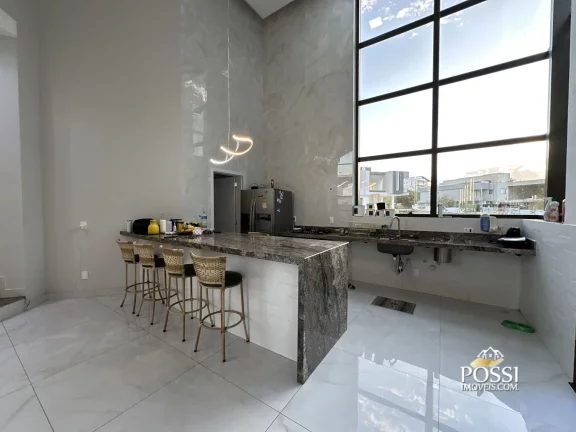 Imagem Casa Linear com 4 Suítes e Amplo Quintal no Condomínio Riviera Park