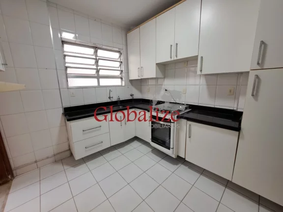 Imagem Apartamento à venda com 109m², 3 quartos, 2 banheiros, elevador, 1 quadra da praia por R$590.000,00 no Boqueirão em Santos
