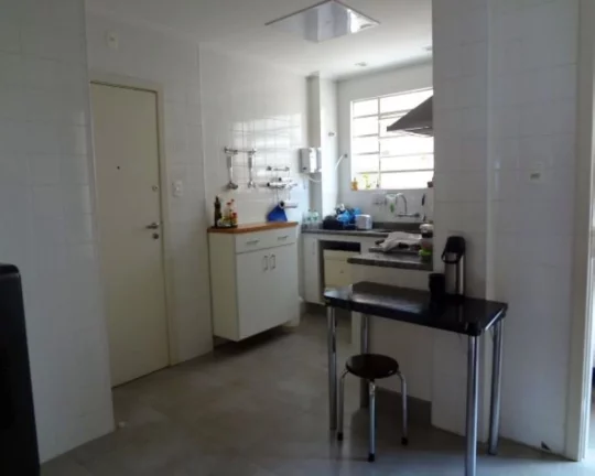 Imagem Apartamento à venda na Rua Cardoso de Almeida com 3 quartos e 1 vaga.