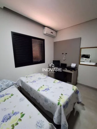 Imagem Casa com 3 dormitórios à venda, 177 m² por R$ 950.000,00 - Village Beira Rio - Itumbiara/GO