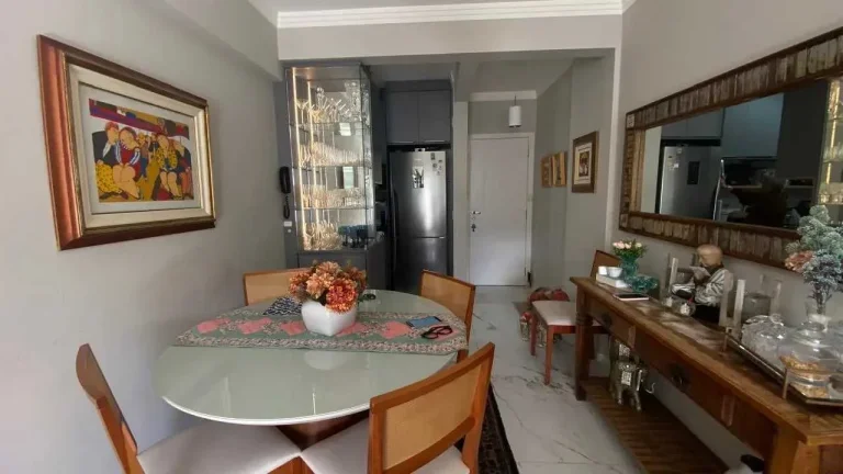 Imagem Apartamento mobiliado 3 dormitórios sendo 1 suíte e 1 vaga no Bairro Itacorubi em Florianópolis/SC