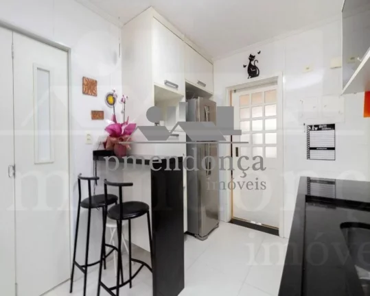 Imagem Apartamento totalmente reformado, living para 2 ambientes, terraço,3 dormitórios sendo 1 suíte, r...
