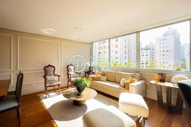 Imagem Apartamento com 207m² em um simpático prédio, em uma das ruas mais charmosa do Jardim Paulista. L...