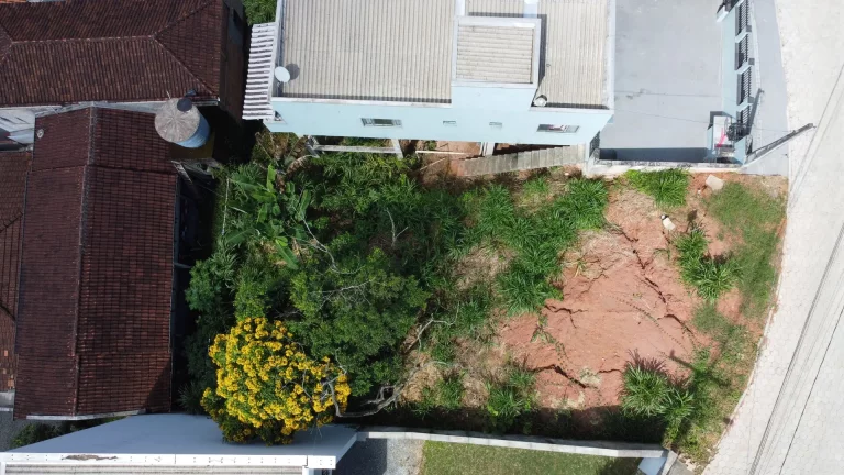 Imagem Terreno à venda em Joinville, Aceita Permuta