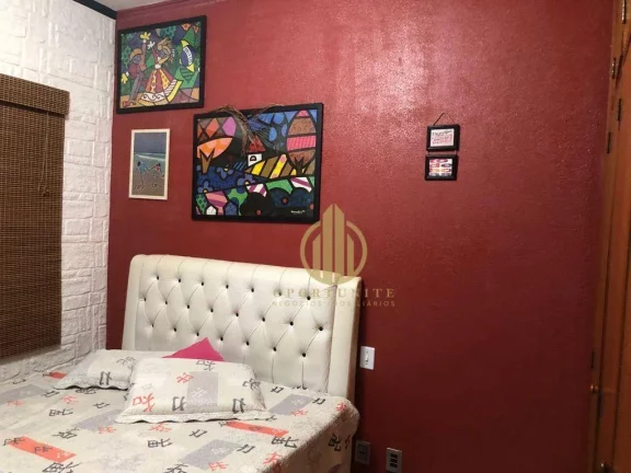 Imagem Casa três dormitórios com edícula