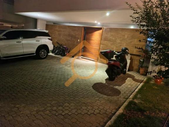 Imagem Casa em Condomínio de Luxo em Interlagos! 4 quartos, 2 suítes, 3 salas, 4 banheiros, 4 vagas. 250m². Residencial Paineiras Interlagos. Pacote 8.500,00.