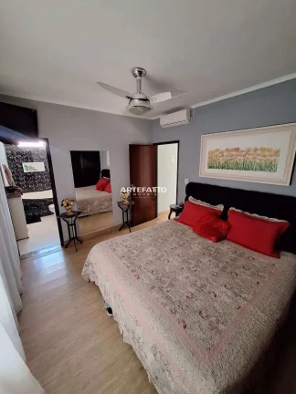 Imagem Casa a Venda Jardim Portinari, Reformada e com edícula nos fundos