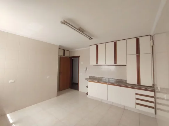 Imagem Apartamento Centro PiracicabaCom 150 m² o imóvel conta com sala para 2 ambientes com sacada ,lavab...