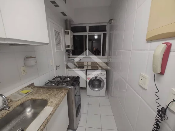 Imagem Apartamento com Varandão e 3 Quartos – Rua Queiroz Junior, 19