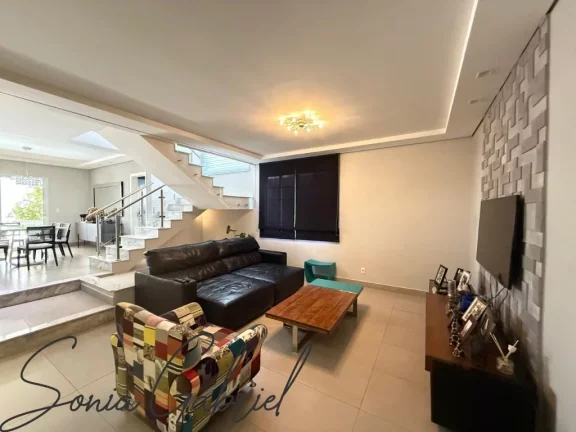 Imagem Casa de alto padrão em condomínio à venda em Vinhedo-SP, Loteamento Recanto dos Paturis: 3 quartos, 3 suítes, 3 salas, 4 banheiros, 4 vagas, 284m².