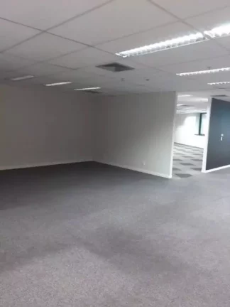 Imagem Laje Comercial de Alto Padrão em Pinheiros, São Paulo-SP: 5 Salas, 13 Banheiros, 21 Vagas de Garagem - 775m²