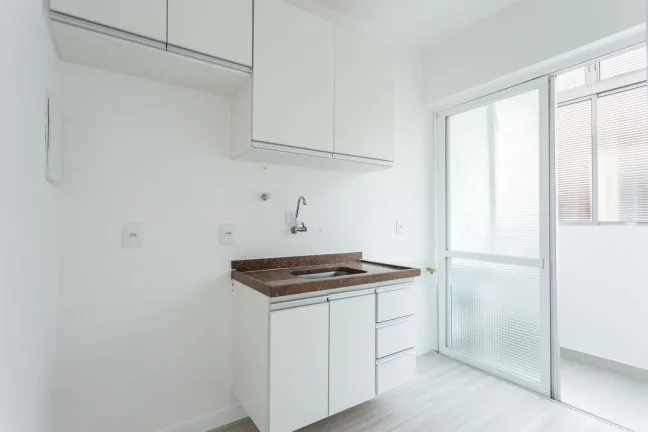 Imagem Apartamento Reformado 30M², 1Q, 1 Banheiro, 1 Vaga, Sol da Manhã, Churrasqueira, Salão de Festas.