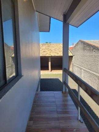Imagem Imperdível oportunidade de adquirir uma casa com 3 quartos e 6 vagas de garagem em Balneário Rincão-SC, Zona Norte! BRP012