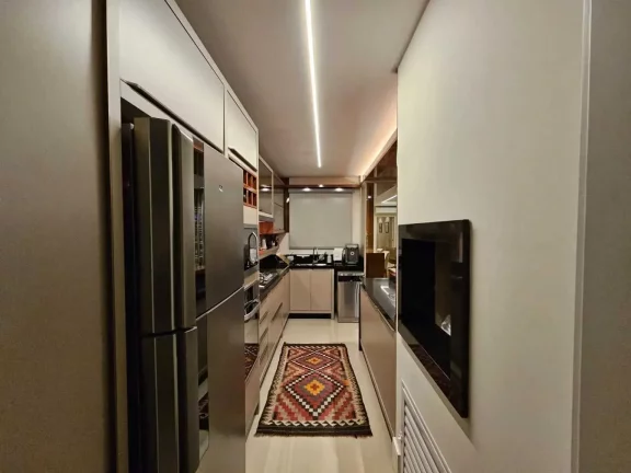 Imagem Apartamento com 4 dormitórios sendo 2 suítes e 4 vagas de garagem no Centro de Balneário Camboriú