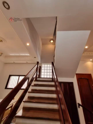 Imagem Casa belíssima na Mooca, 277m, 3 andares, com espaço gourmet, 4 quartos sendo 2 suítes, vaga para 3 carros
