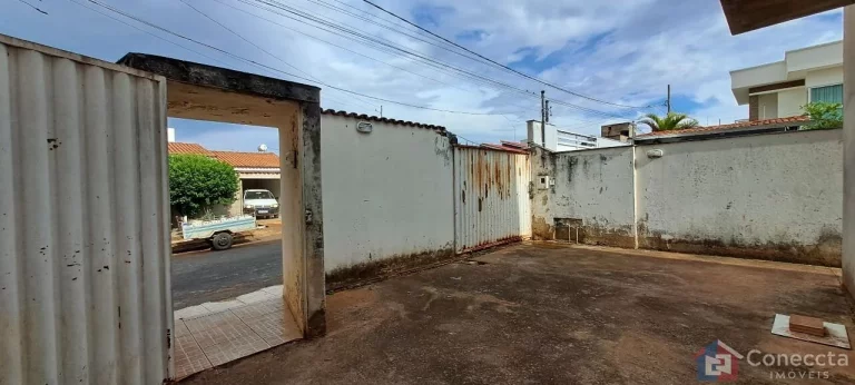 Imagem Prédio à Venda com 4 Apartamentos + Meia Água no Bairro Pelluzo – Patos de Minas/MG | Ótima Renda!