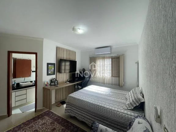Imagem Casa com 4 dormitórios à venda por R$ 750.000,00 - Jardim América - Itumbiara/GO