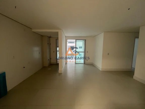 Imagem Summer Home Clube, Apartamento 02 quartos sendo 01 suíte na Praia de Itacolomi, norte de Piçarras. Adriano Carpes Imóveis Vende