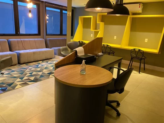 Imagem Lindo apartamento com 43 m², com acabamentos de primeira linha, fogão, armários, bancada da pia e...