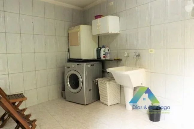 Imagem Casa à venda com 163m², 3 quartos e 3 vagas