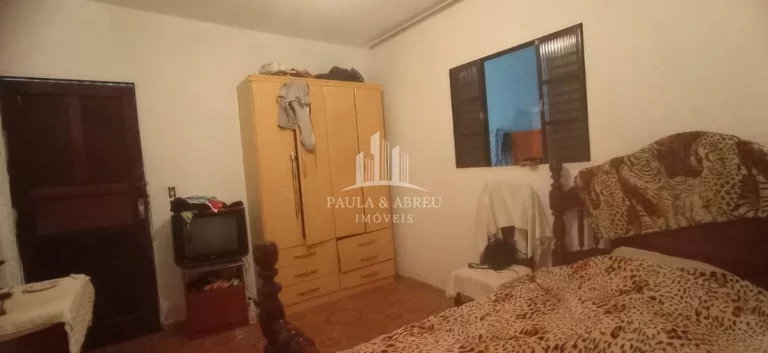 Imagem Casa com Escritura, 2 Dormitórios 1 Banheiro, 1 Vaga, Quintal grande, 2 Cômodos pequenos, Lavanderia, no Jardim Zaíra 3, Mauá-SP