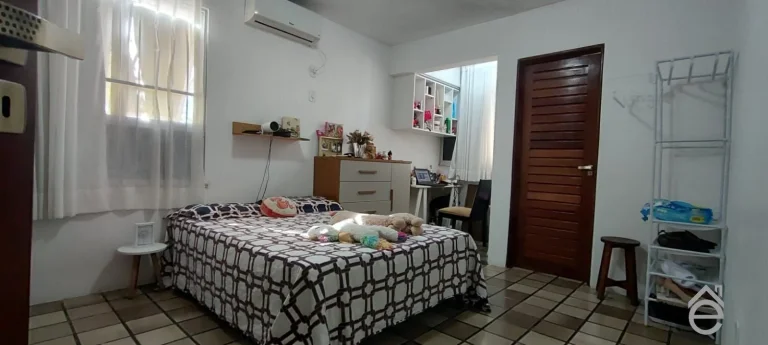 Imagem Apartamento á venda na Jatiúca, 3/4, 2 suites, 200m da praia, 100m2 ótimo local