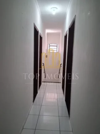Imagem Espaçosa casa três dormitórios próximo ao shopping oriente