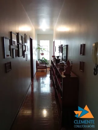 Imagem Casa com 6 quartos no Sion próximo da praça Nova York