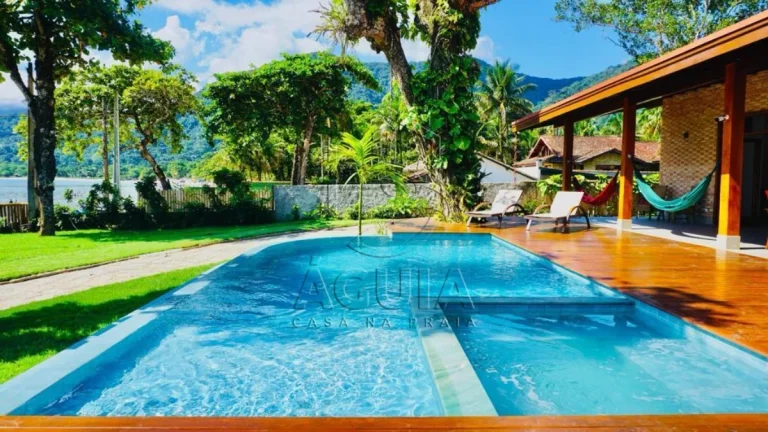 Imagem Casa pé na areia na Praia do Lázaro em Ubatuba!